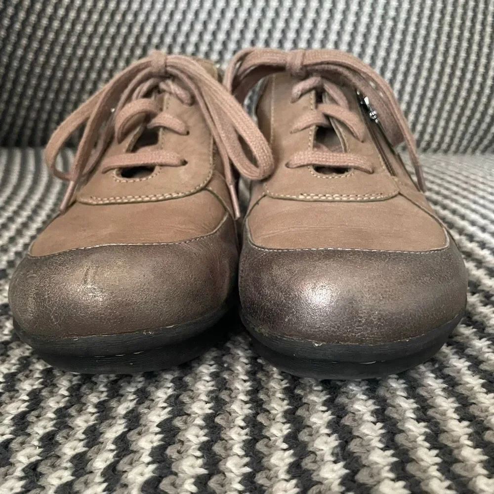 Dansko Loretta Oxford women’s shoe size 8.5-9 (39)